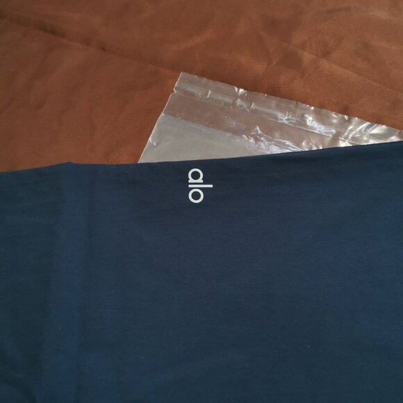 Alo Yoga Navy Suit Up Trouser Size S Relaxed Fit Stylish Activewear - Picture 4 of 6